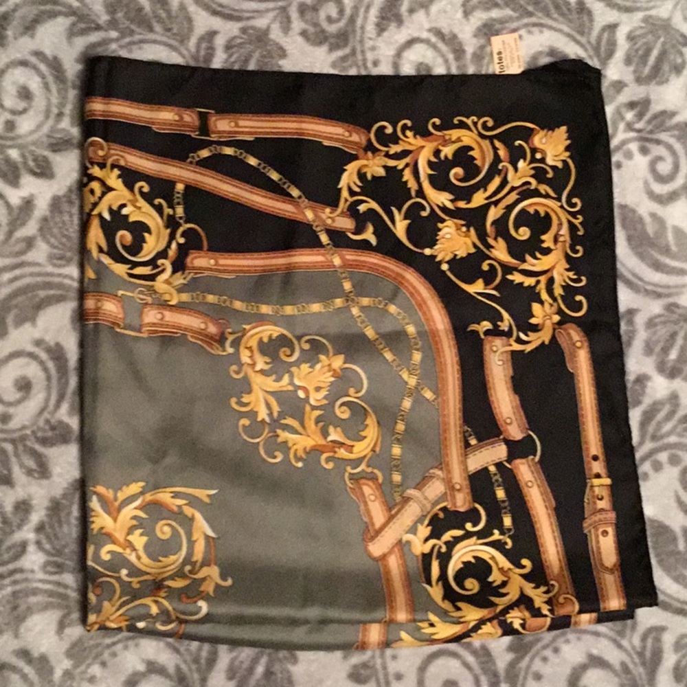 Totes printed scarf